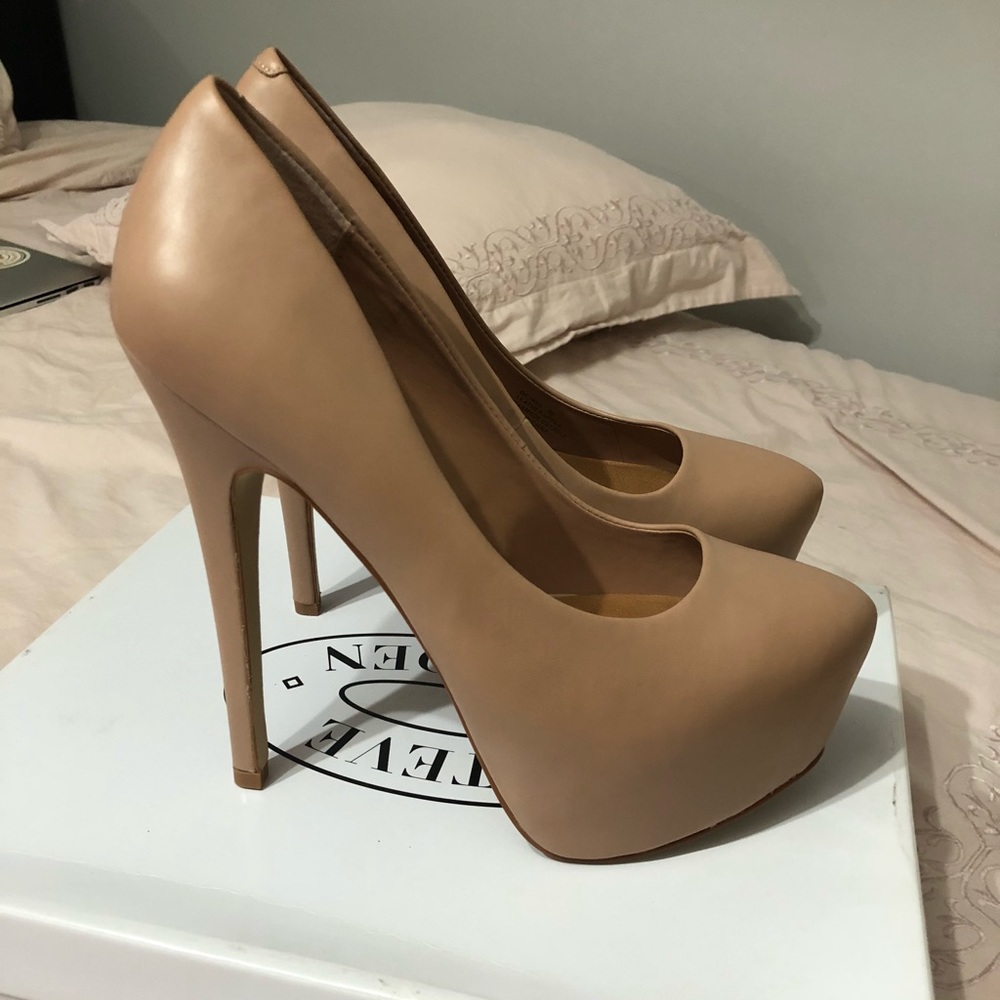 Steve Madden Pump